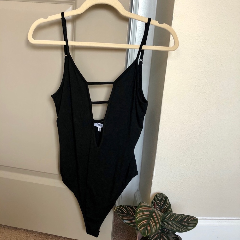 〰️ tobi deep v bodysuit 〰️